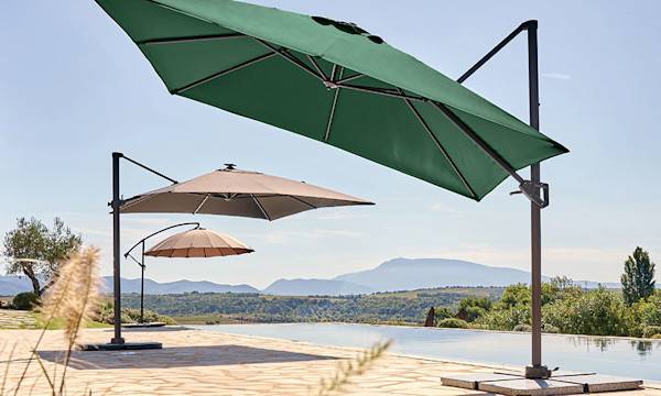 Quel parasol déporté choisir ? - © Studio EVO