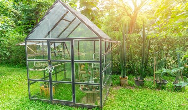 Aménager une petite serre de 6m²