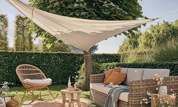 Comment choisir et installer une voile d’ombrage sur sa terrasse ?