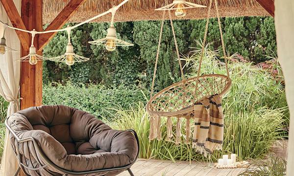 De la chaise hamac à suspendre à un arbre, une poutre, un plafond aux solutions d'assises avec système de suspension intégré comme le fauteuil suspendu ECLOZ#De la chaise hamac à suspendre à un arbre, une poutre, un plafond aux solutions d'assises avec système de suspension intégré comme le fauteuil suspendu ECLOZ - © Studio EVO
