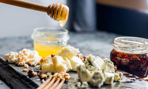 Comment accorder le miel de fleurs en cuisine ? - © smirart - stock.adobe.com