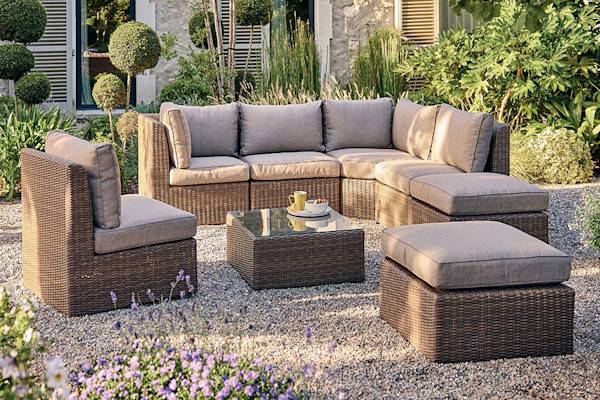 Une idée qui résine, euh... qui raisonne ! Salon de jardin d'angle résine tressée 5 personnes naturel Bali ECLOZ 