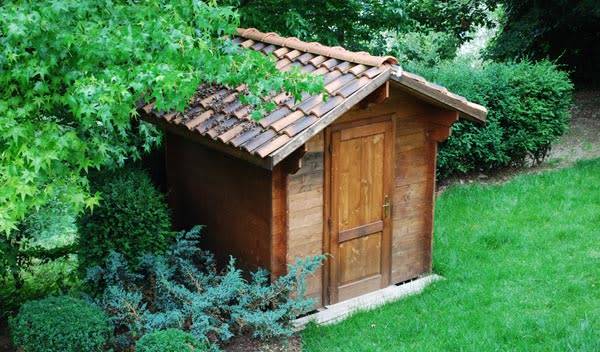 Comment éviter l’humidité dans mon cabanon de jardin
