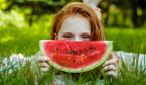 12 aliments riches en eau pour s'hydrater en été
