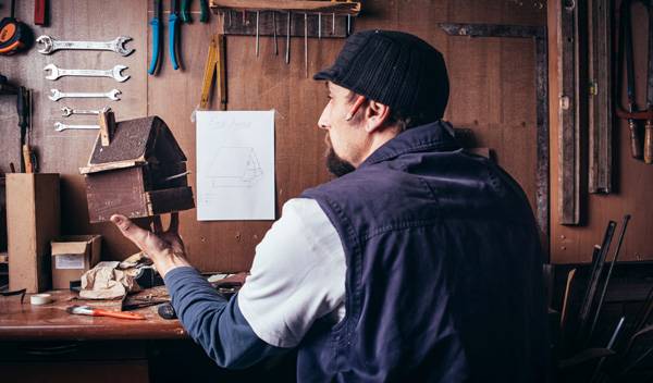 Comment transformer un abri de jardin en atelier