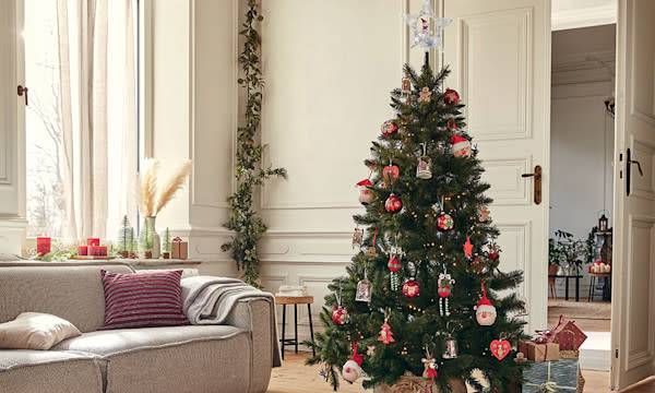 5 idées pour sublimer votre sapin de Noël artificiel