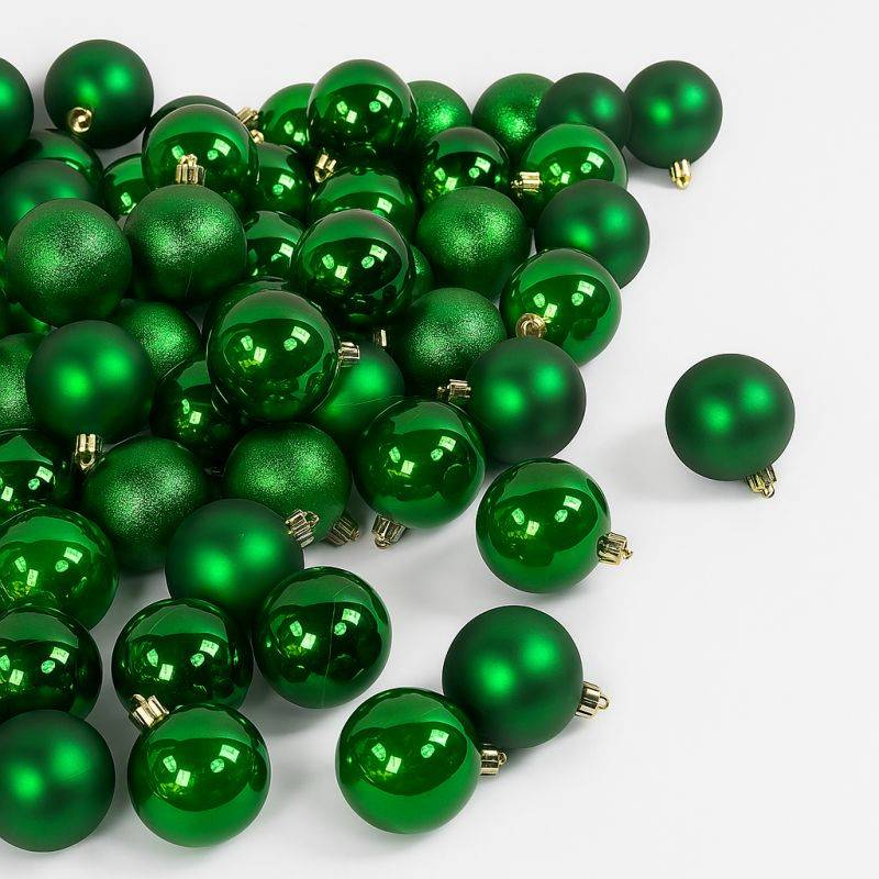 Lot de 60 boules de Noël 6cm Vertes (15 brillantes,15 mates,15 texturées,15 opalines) avec sac de rangement - Image 5