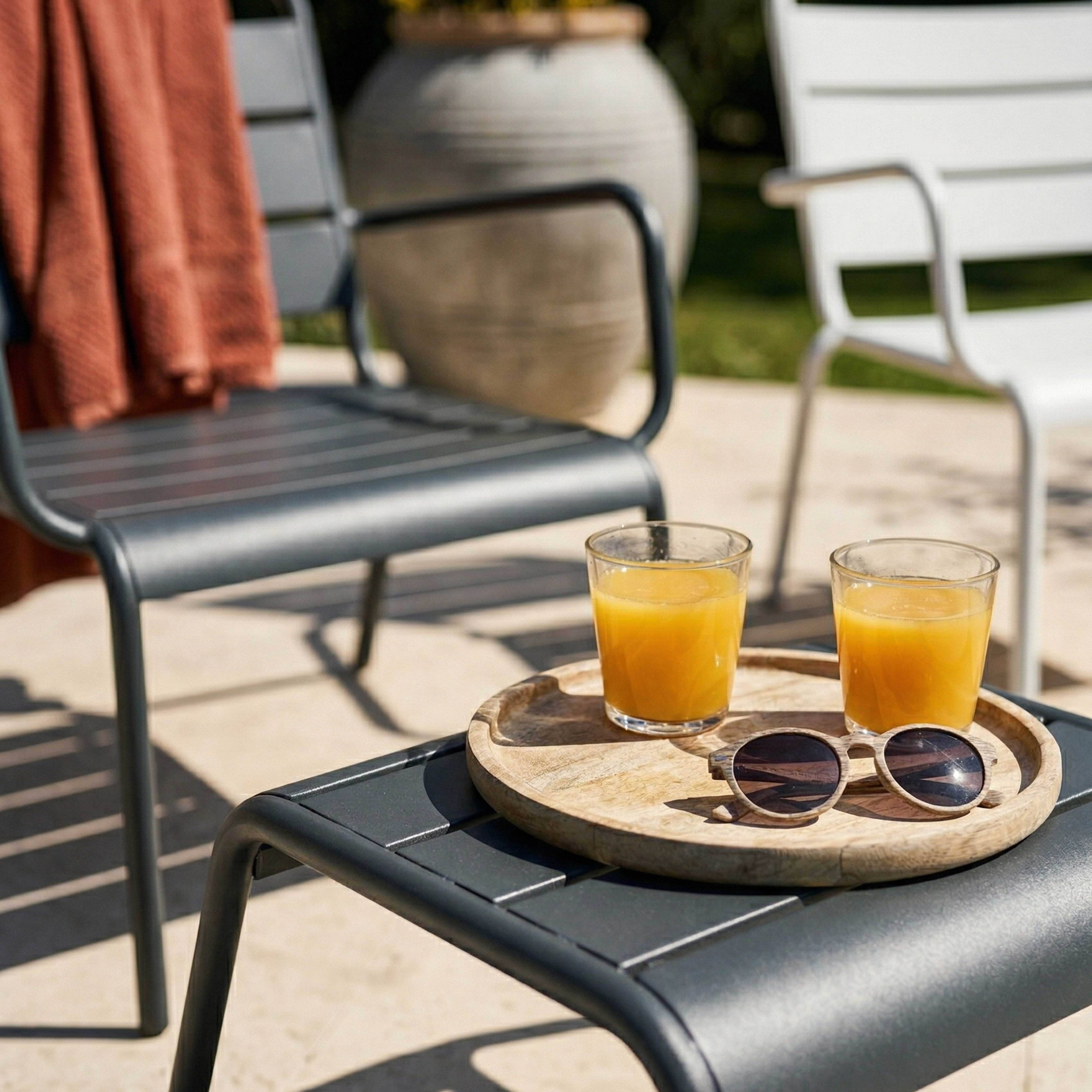Oviala - Lot 2 fauteuils relax avec repose-pieds métal gris et blanc Palavas - Oviala - Imagen 4