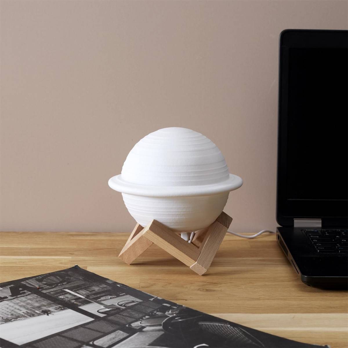 The Home Deco Factory - Lampe ronde avec support en bois Saturne - Image 7