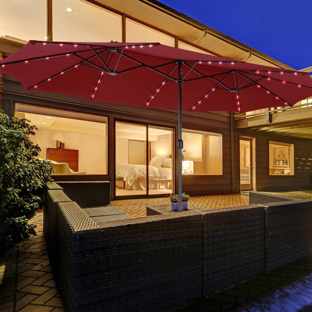Helloshop26 - Parasol double face de 4,70 m avec 48 lumières led base à lester avec sac de sable (non inclus) parasol à manivelle rouge - Imagen 2