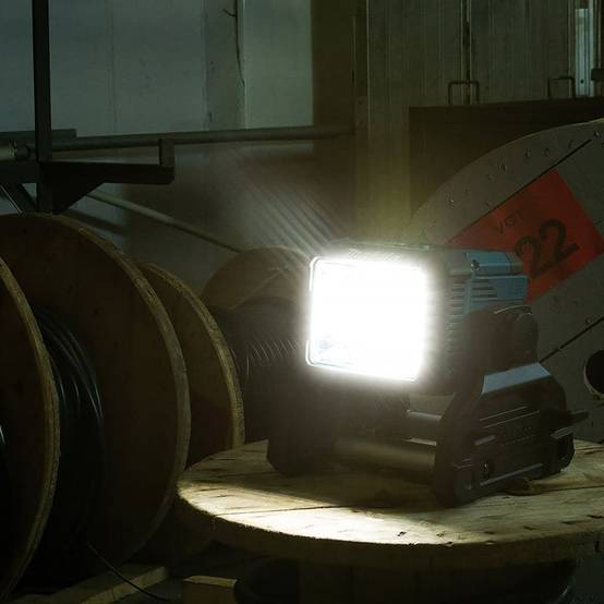 Lampe de chantier 14,4 à 18V LXT 3000 lm - MAKITA - DEADML811 - Image 4
