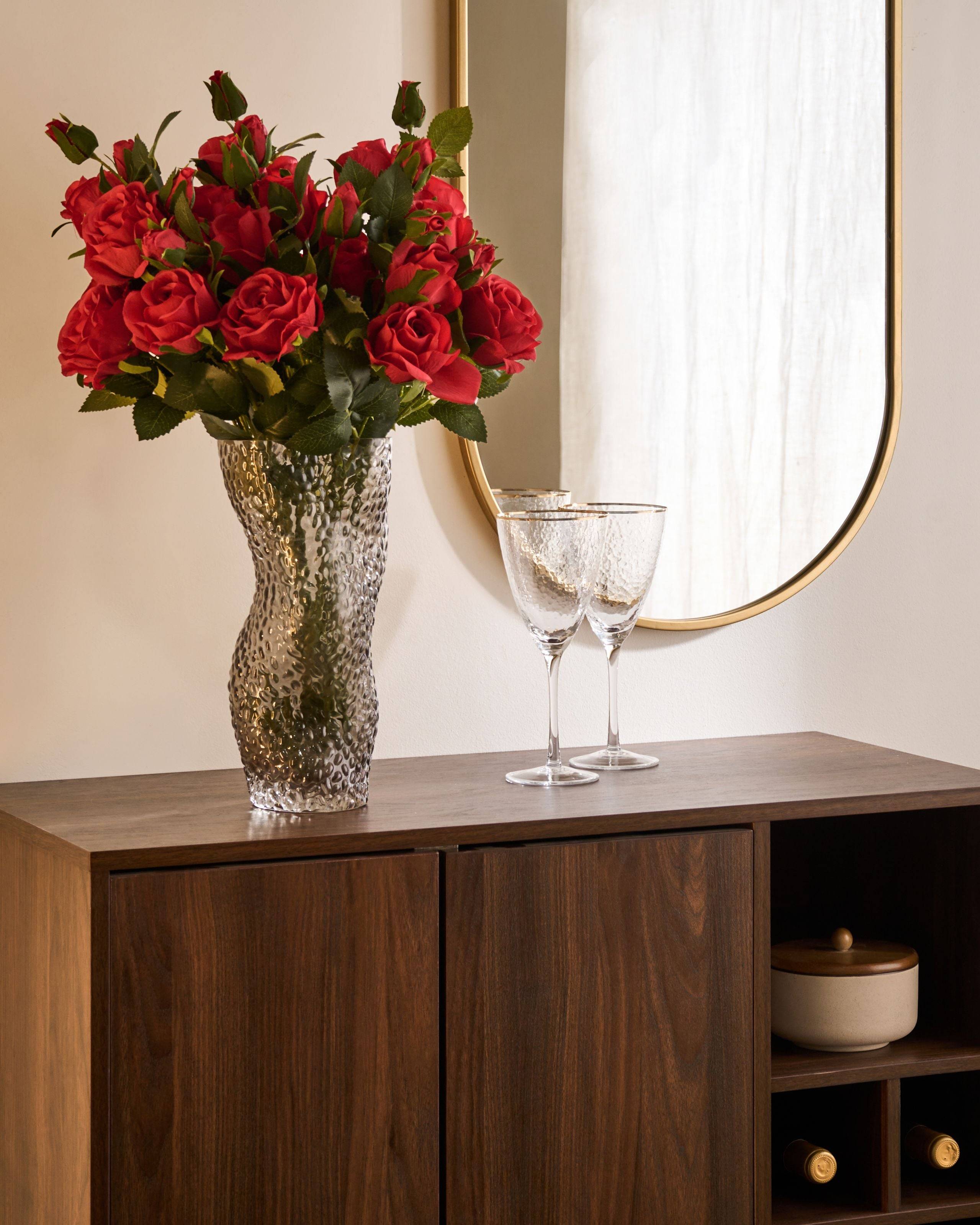 Beliani - Bouquet de fleurs artificielles Tissu Rouge BOIRO - 40x40x65- Beliani - Image 1
