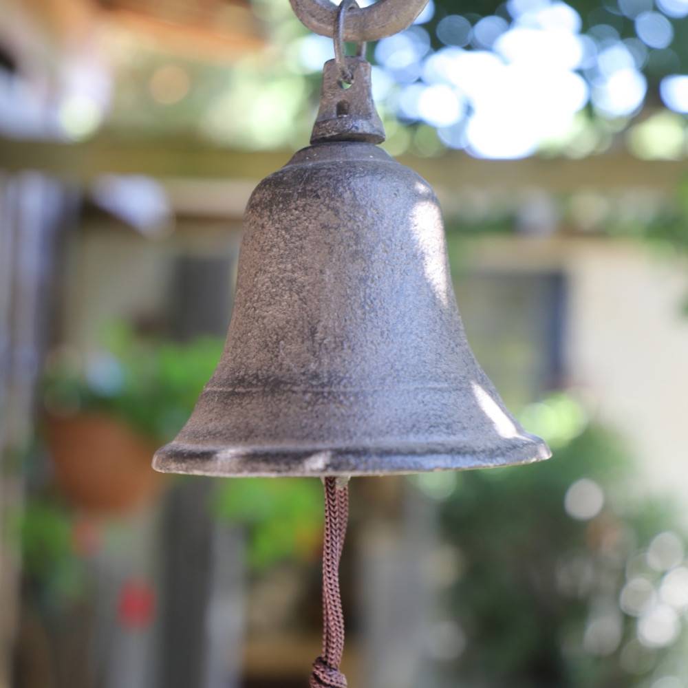 Cloche de jardin de porte ancienne en fonte marron 29 x 26 cm Chemin de campagne - Imagen 4