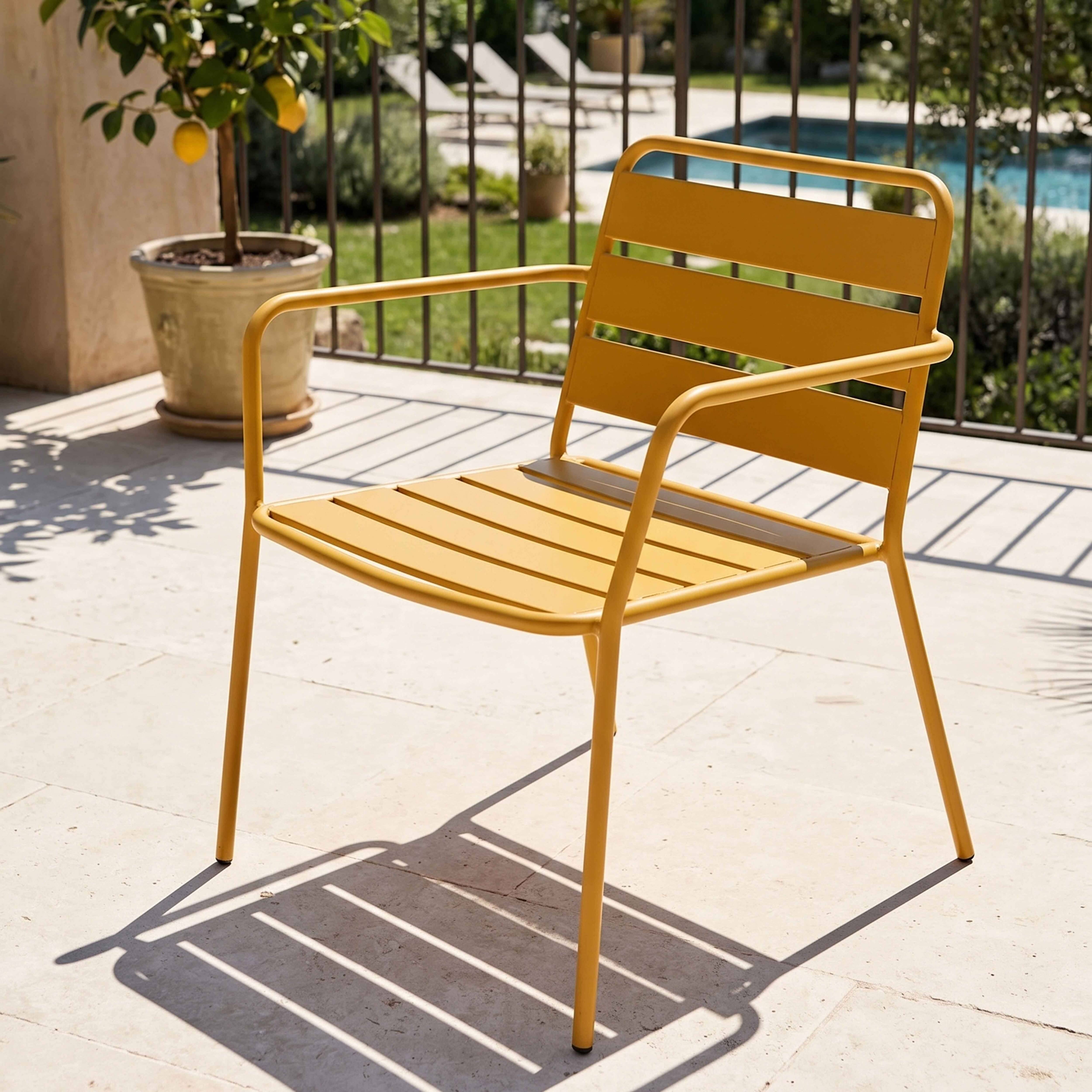 Oviala - Salon de jardin 4 places et 1 table basse en acier jaune Palavas - Oviala - Imagen 4