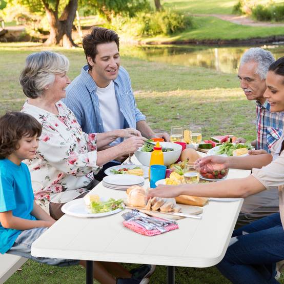 Outsunny Table de Camping Jardin Pique-Nique Pliante en Bois avec 4 Sièges Outsunny Table de Camping Jardin Pique-Nique Pliante en Bois avec 4 Sièges