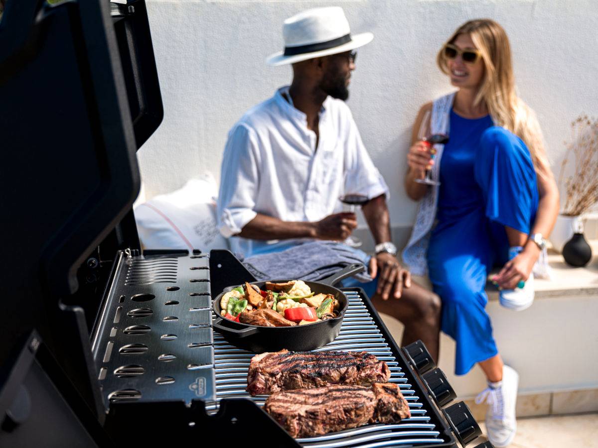 Napoleon - Barbecue à gaz Phantom Freestyle 425 SIB noir mat 4 brûleurs + Housse de protection + Pierre à pizza ronde - Napoleon - Imagen 5