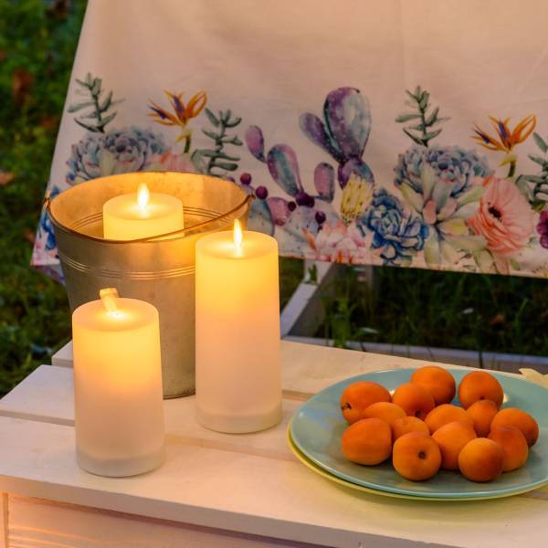 Bougie lumineuse LED cylindrique en cire ivoire flamme vacillante piles 12,5cm Timer blanc chaud Lotti - Image 5