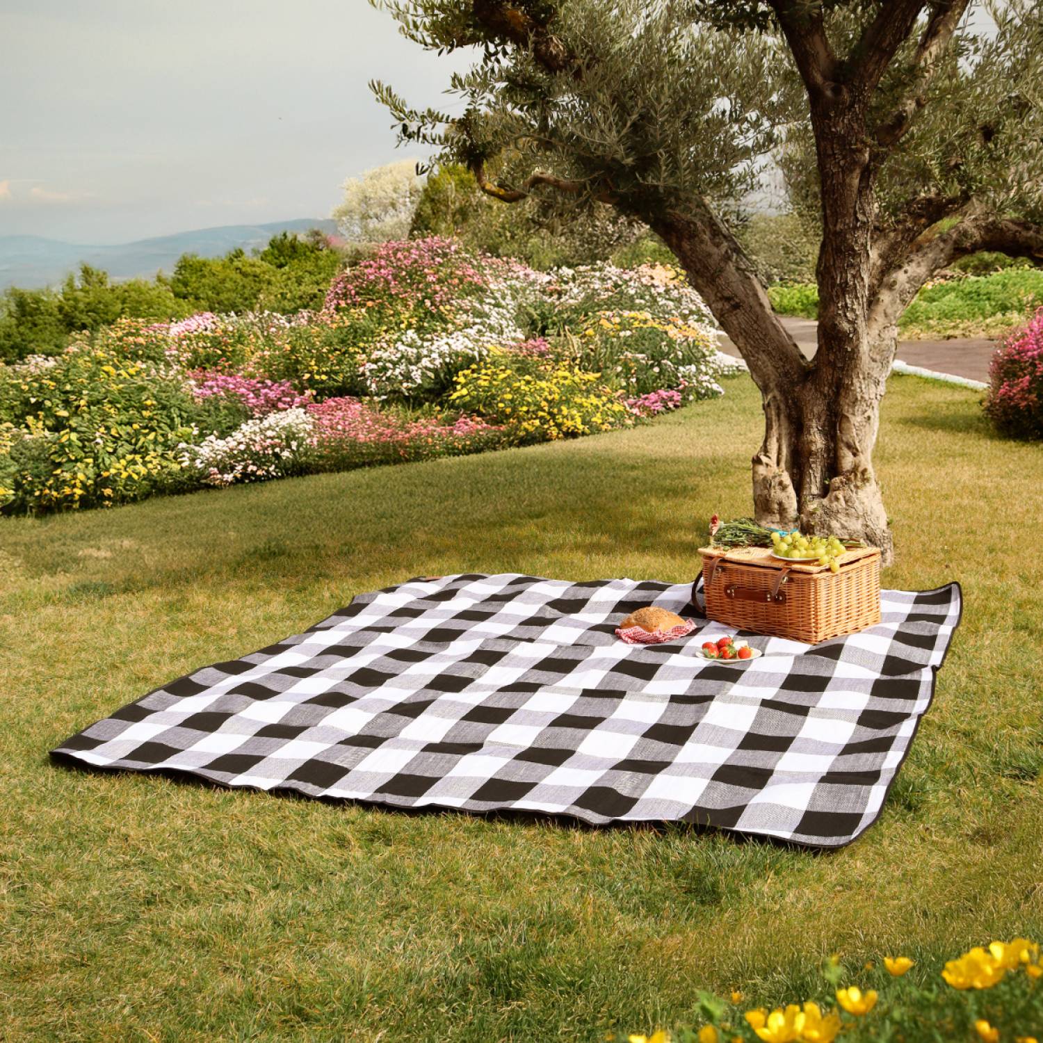 Couverture de pique-nique, tapis, nappe imperméable - 200 x 200 cm - Carreaux noirs - Linxor - Image 6