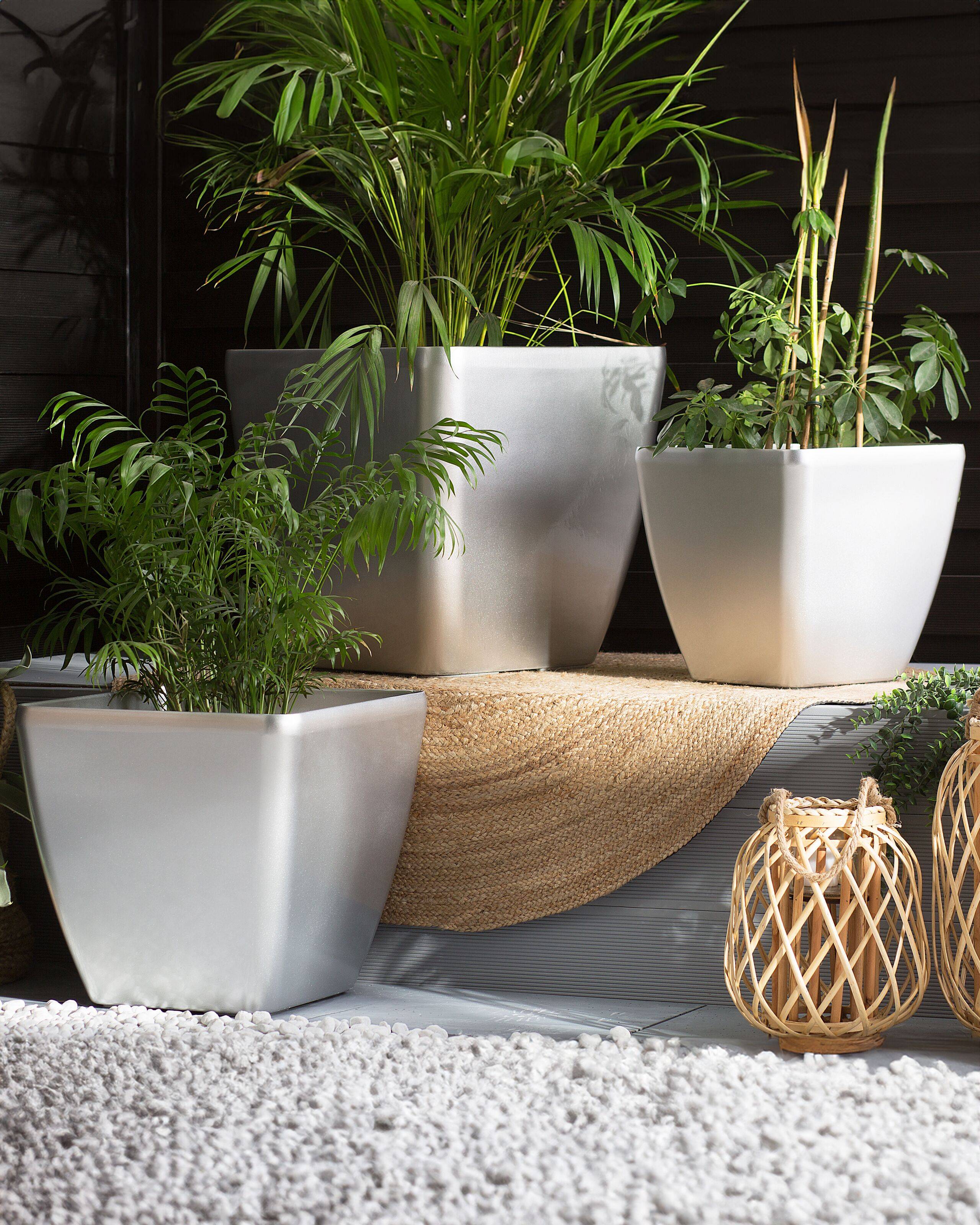 Beliani - Cache-Pots Argentés en Fibre d'Argile et de Verre 35 x 35 x 34 cm au Design Moderne avec une Touche Glamour pour Intérieur ou Extérieur - Imagen 2