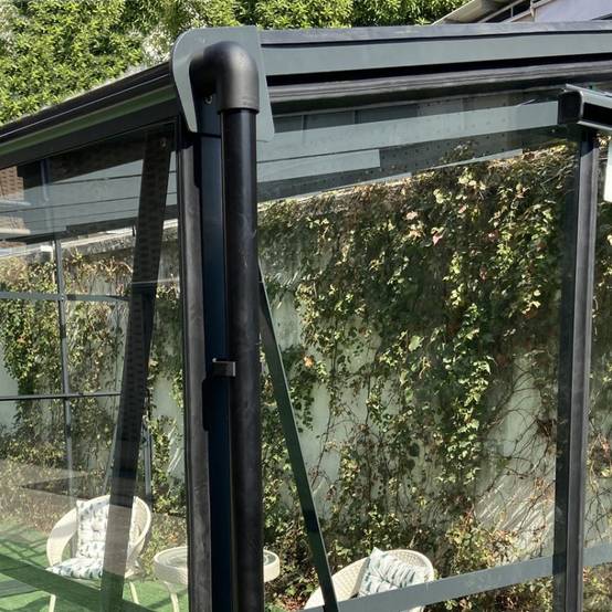 Serre adossée 13,71m² aluminium anthracite verre trempé 4mm Green Protect Luxe avec embase - Image 7