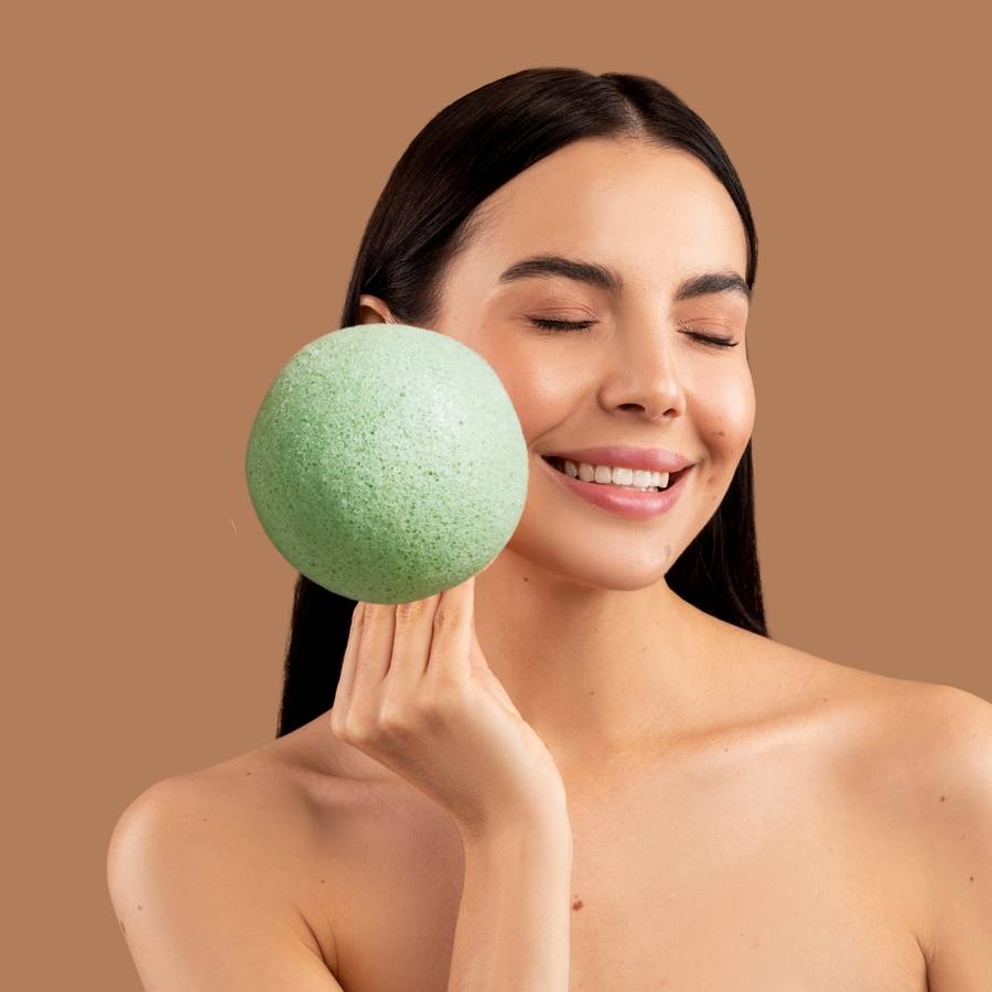 Sun&Sia - Éponge Konjac 100% Naturelle à l'Aloe Vera- Nettoie en Profondeur et en Douceur- Soin Visage Naturel- Tous Types de Peau - Image 1