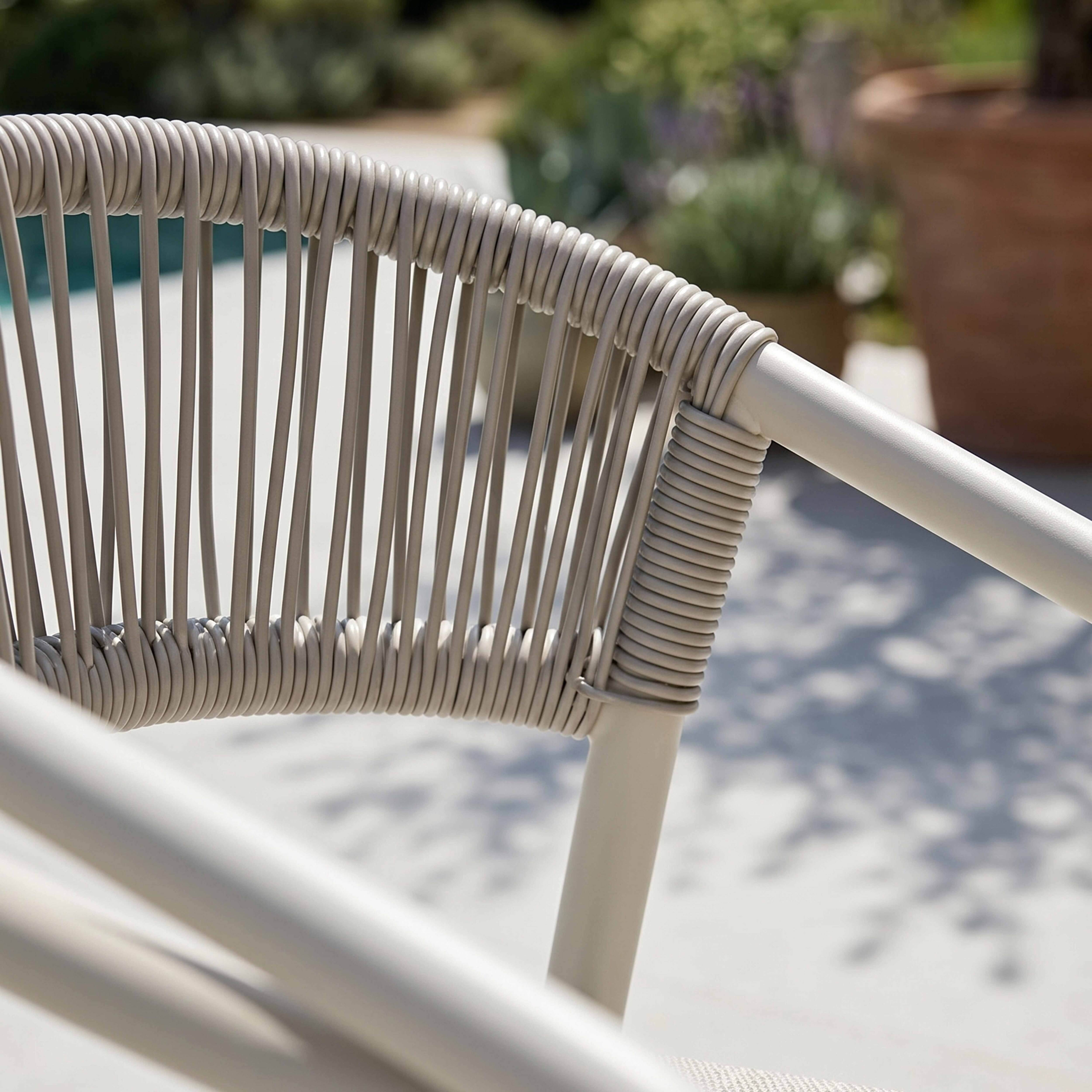 Oviala - Chaise de jardin aluminium et rotin synthétique avec accoudoirs beige Nocera - Oviala - Image 6