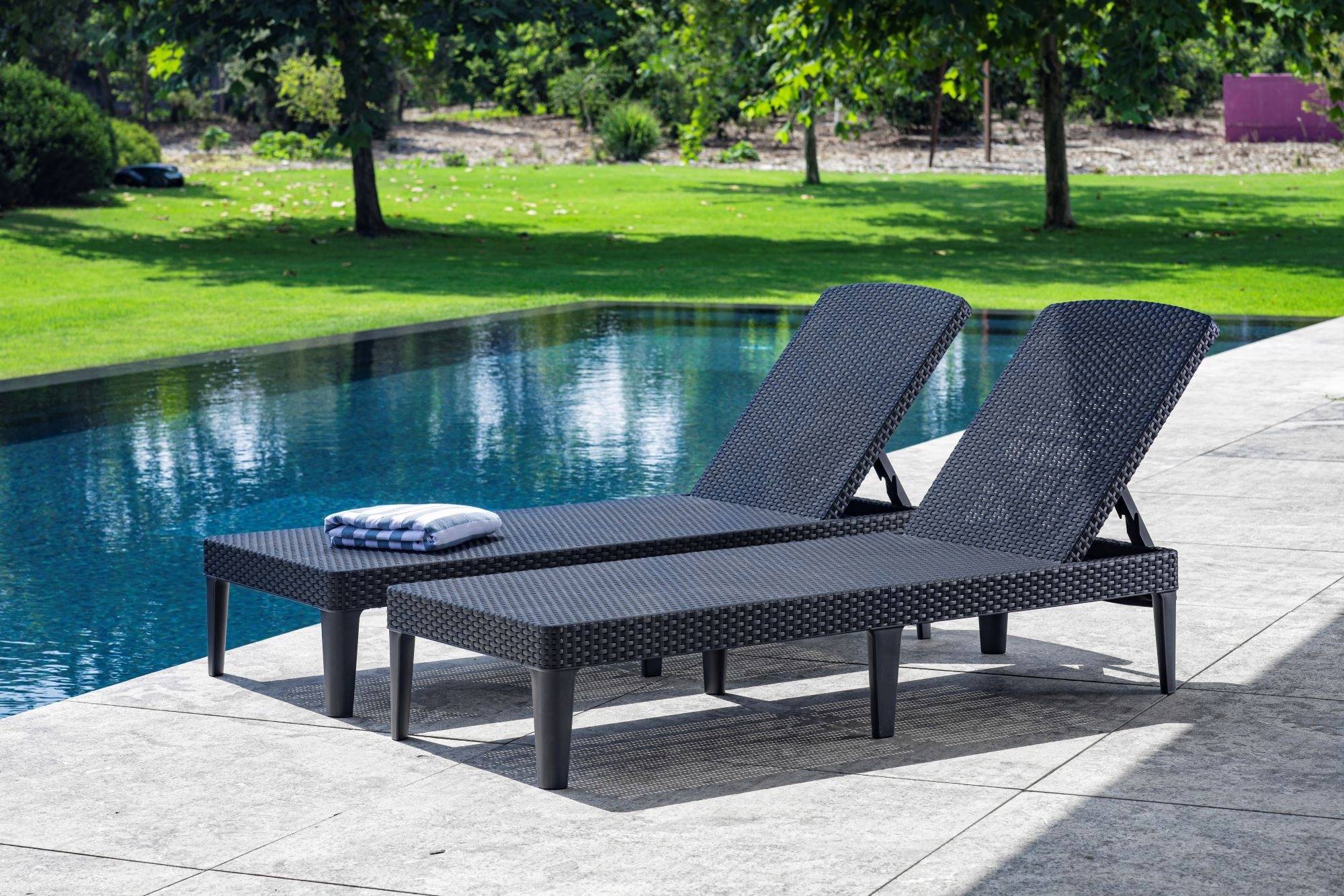 Keter - Transat inclinable 4 positions KETER Transat effet rotin anthracite Bain de soleil Haute resistance Jardin Terrasse - Imagen 10