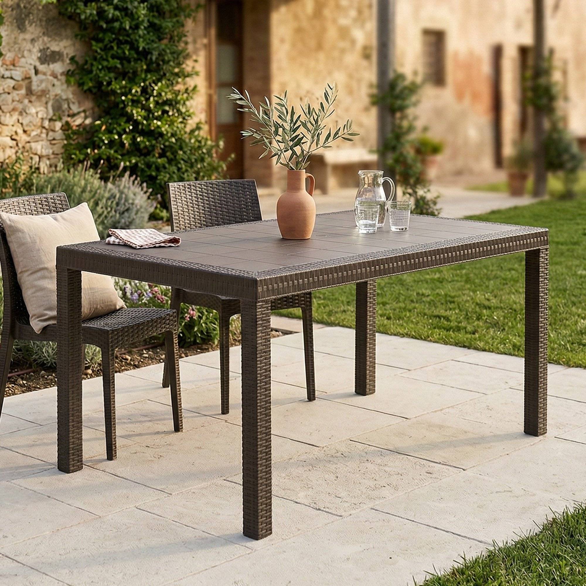 Dmora - Table d'extérieur Debueh, Etagère de jardin rectangulaire, Table de jardin polyvalente effet rotin, 100% Made in Italy, 150x90h74 cm, Marron - Dmora - Imagen 2