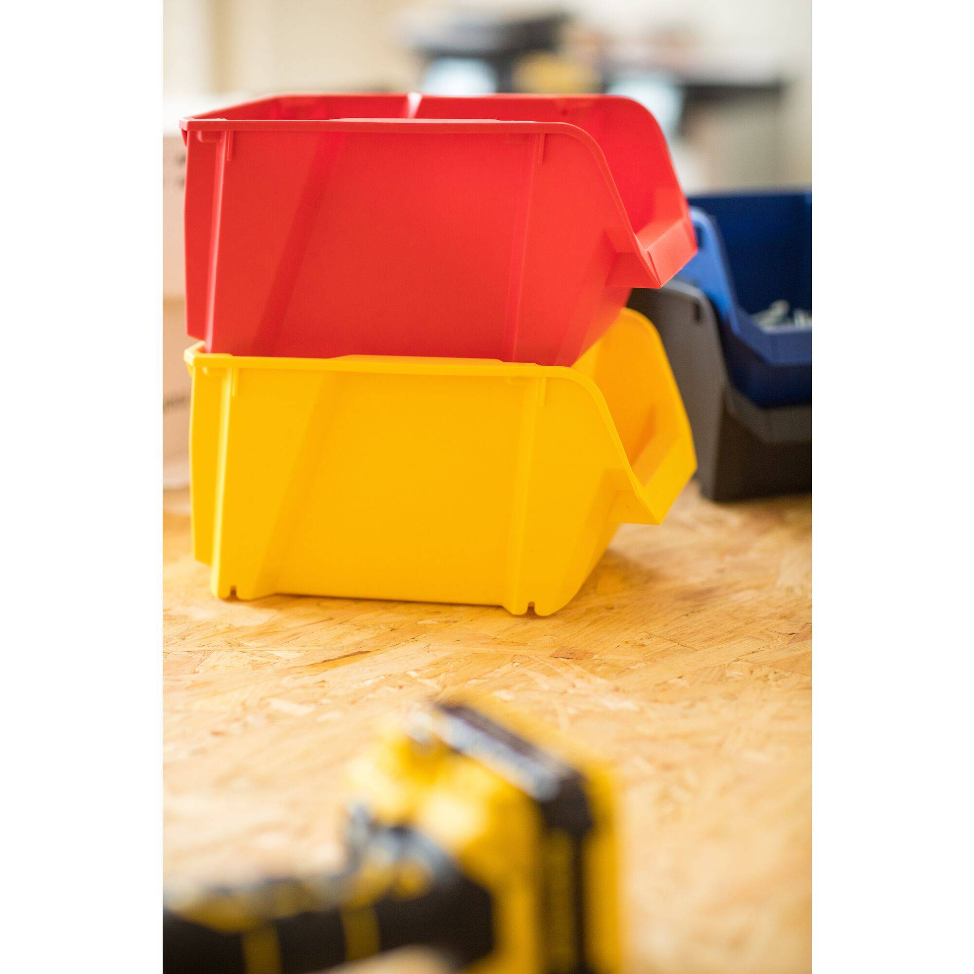 STANLEY Bac de rangement Rouge - 2,97 L - STST82739-1 - Jardiland