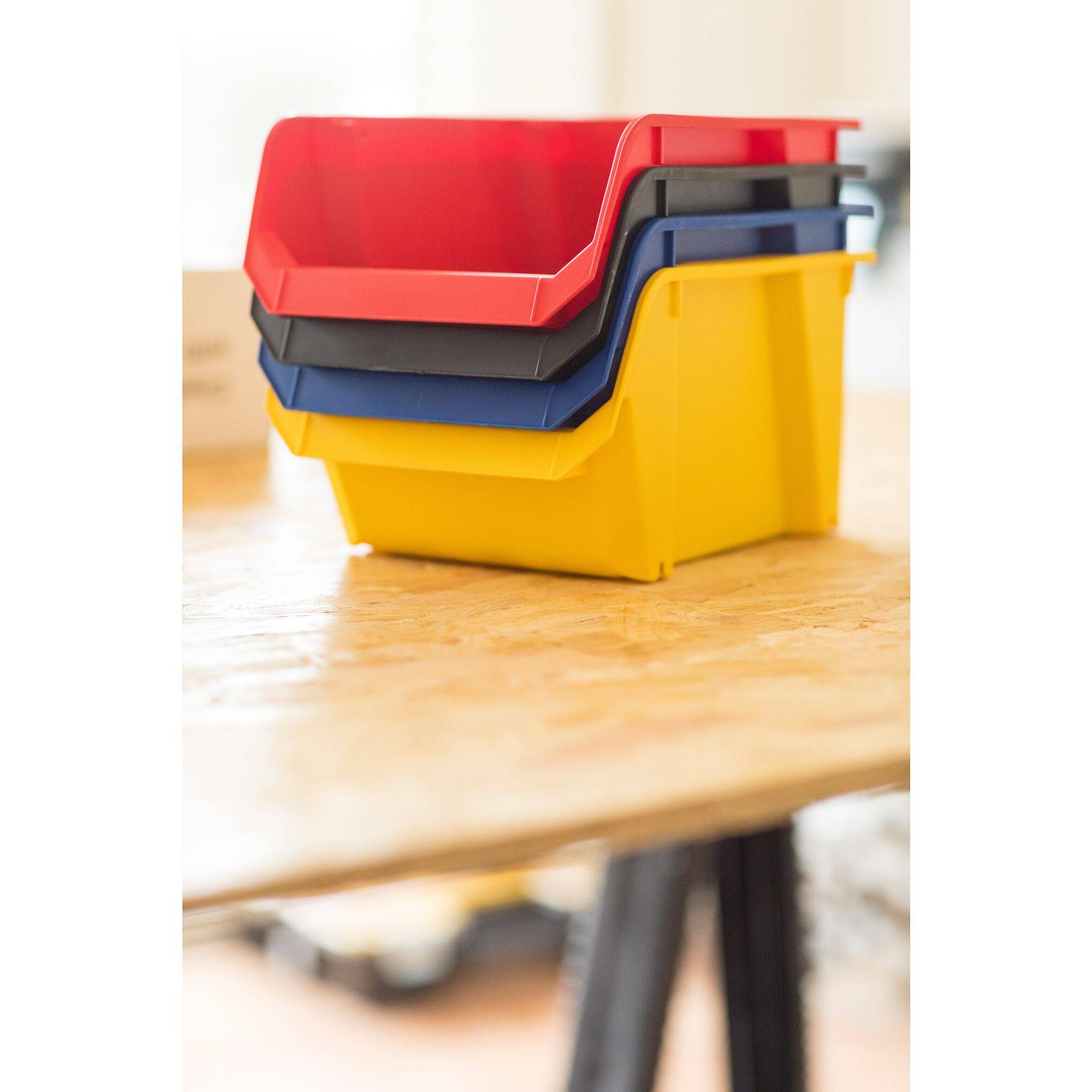 STANLEY Bac de rangement Rouge - 2,97 L - STST82739-1 - Jardiland