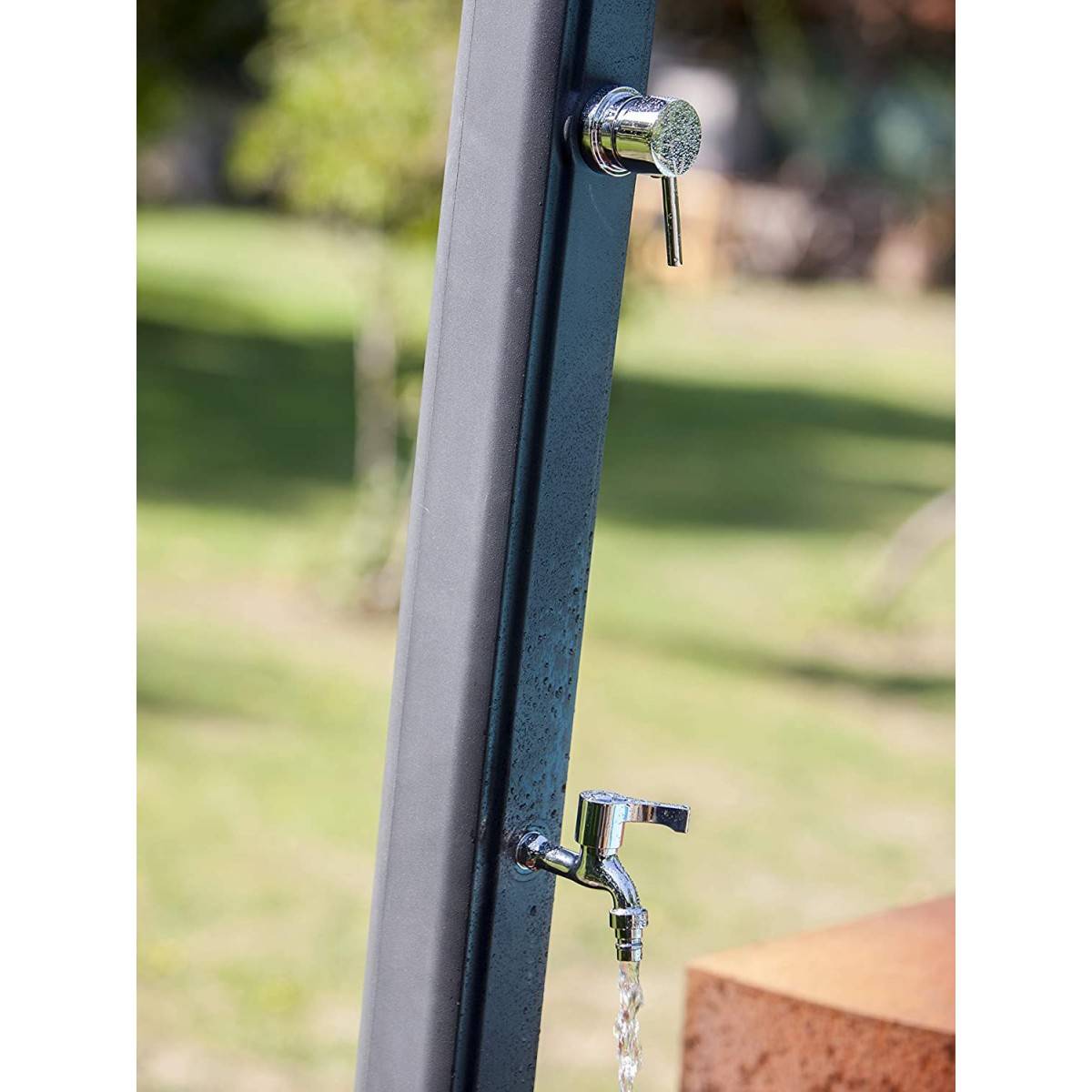 Gré - Douche solaire Professionnelle GRE Résine noire 25 litres Robinet mitigeur Piscines Plages  Jardins - Imagen 10
