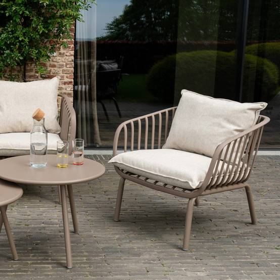 Wilsa Garden - Fauteuil de jardin en résine et acier Marron MARINA - Image 4