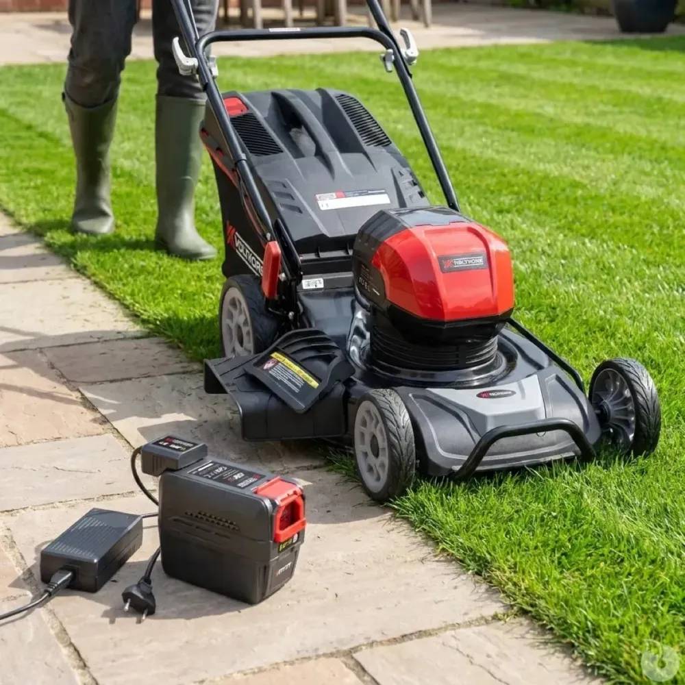 Voltkore - Tondeuse tractée à gazon Voltkore® 45 cm - Batterie 4,0 Ah + Chargeur Inclus Voltkore - Image 3
