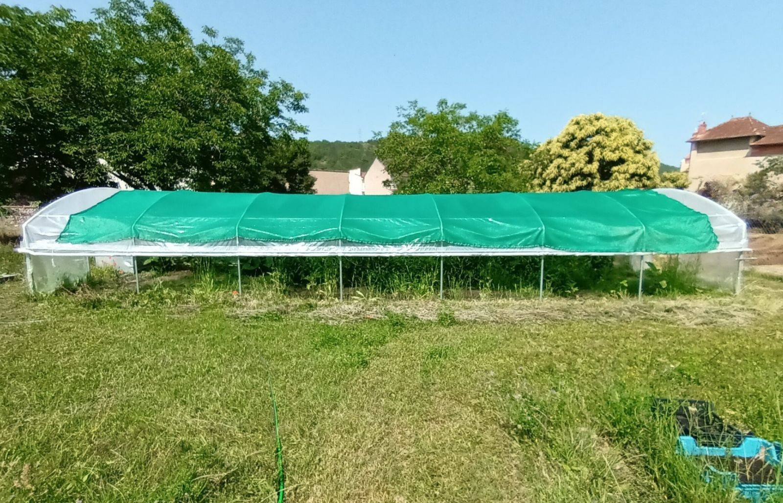 Serre de jardin - 24m² - 4 x 6m - hauteur 1,78m (sans déclaration) - pied droit 1,10m - PE haute densité - 1 porte pivotante - LES SERRES TONNEAU - Image 4