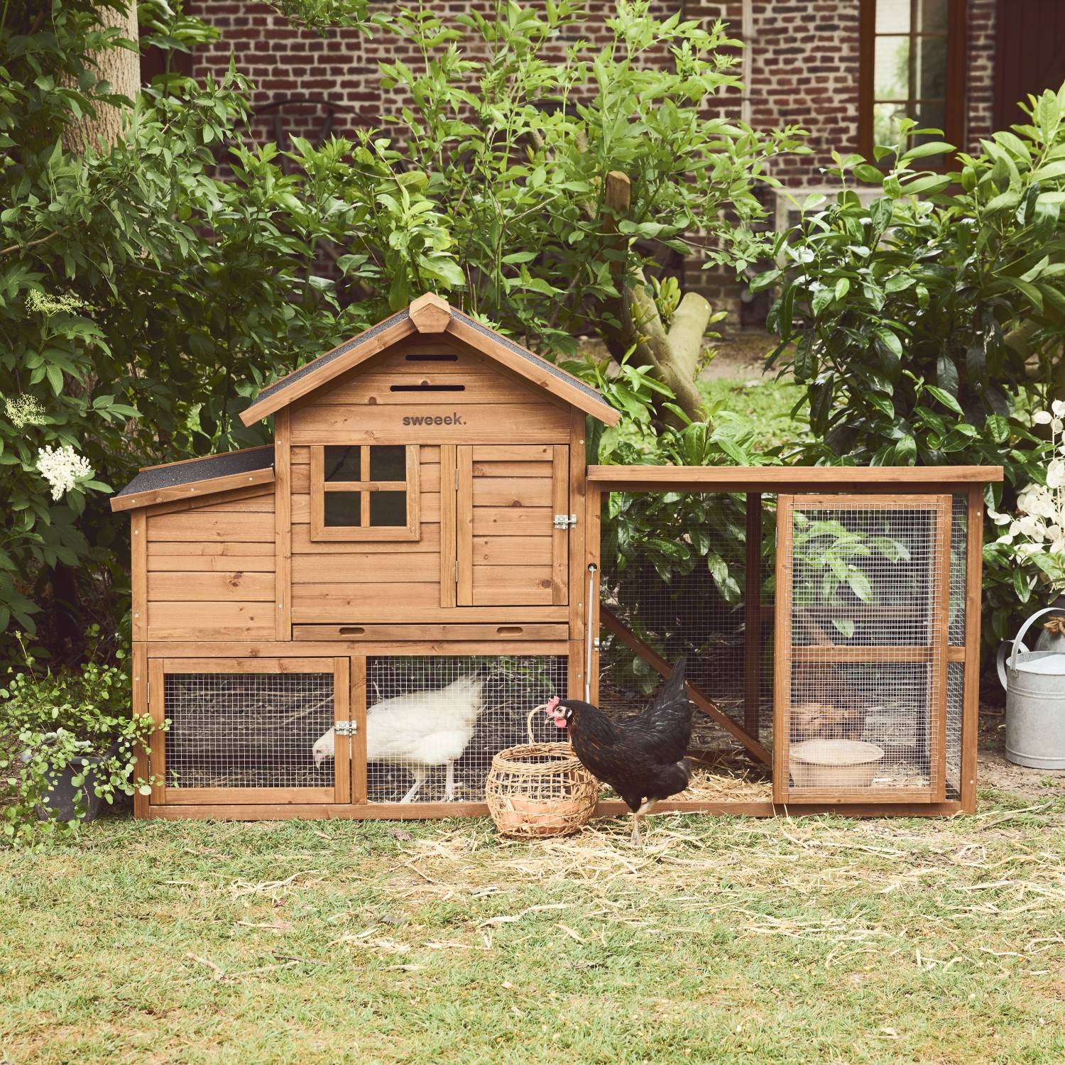 sweeek - Poulailler en bois GELINE. 4 poules. cage à poule avec enclos | sweeek - Image 1