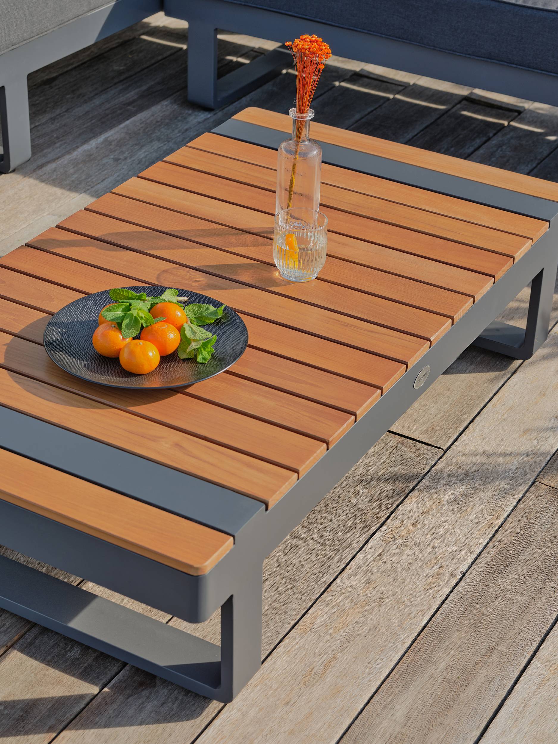 Dcb Garden - Salon de jardin d'angle 6 places en teck et aluminium  - Gris anthracite - ALICANTE - Image 4