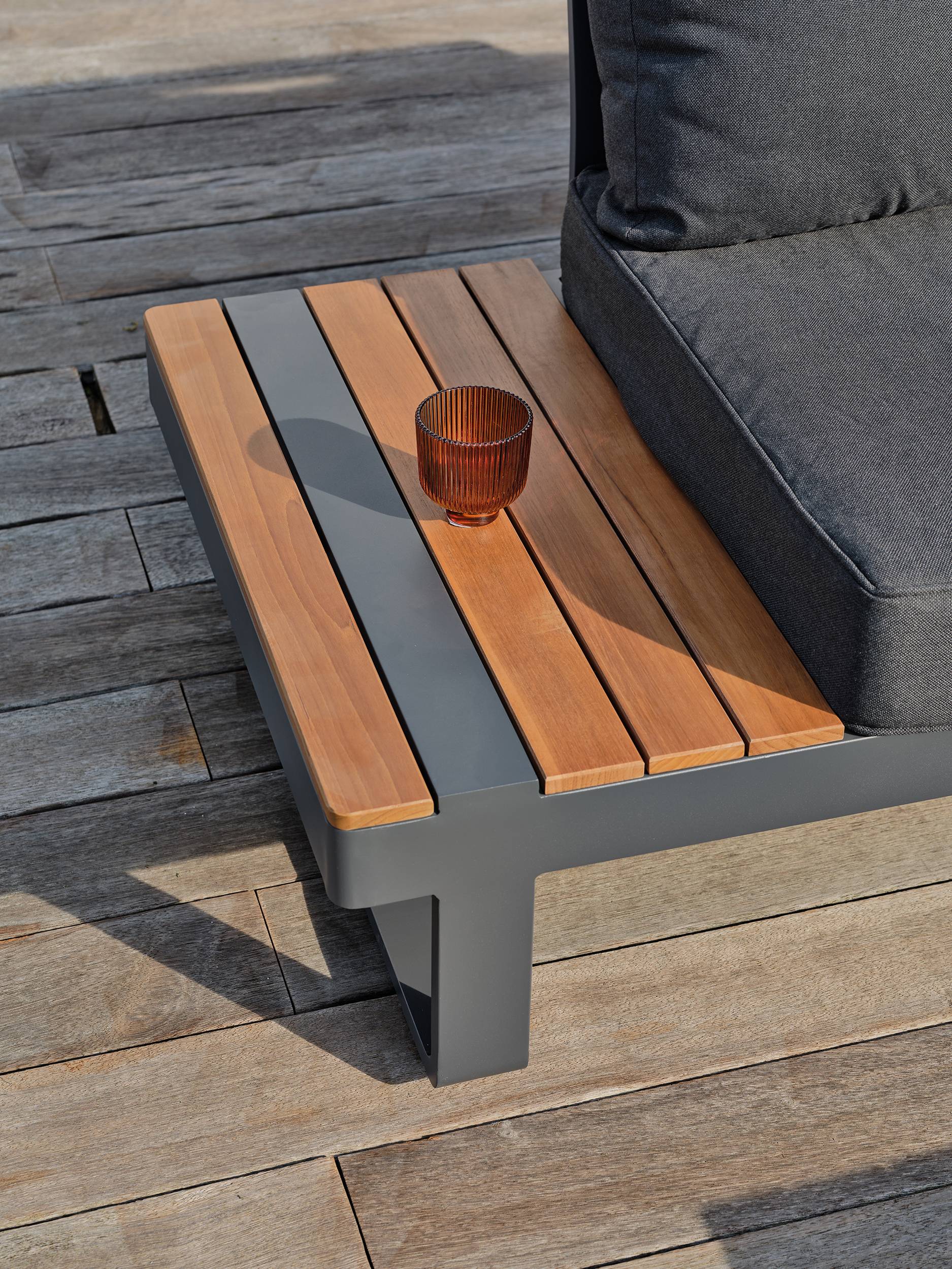 Dcb Garden - Salon de jardin d'angle 6 places en teck et aluminium  - Gris anthracite - ALICANTE - Image 5