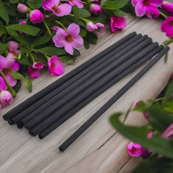 Zen'Arôme Lot de 10 Tiges en Rotin pour Diffuseur par Capillarité - Recharge en Rotin Naturel - Longueur 23cm de Couleur Noire - Image 1