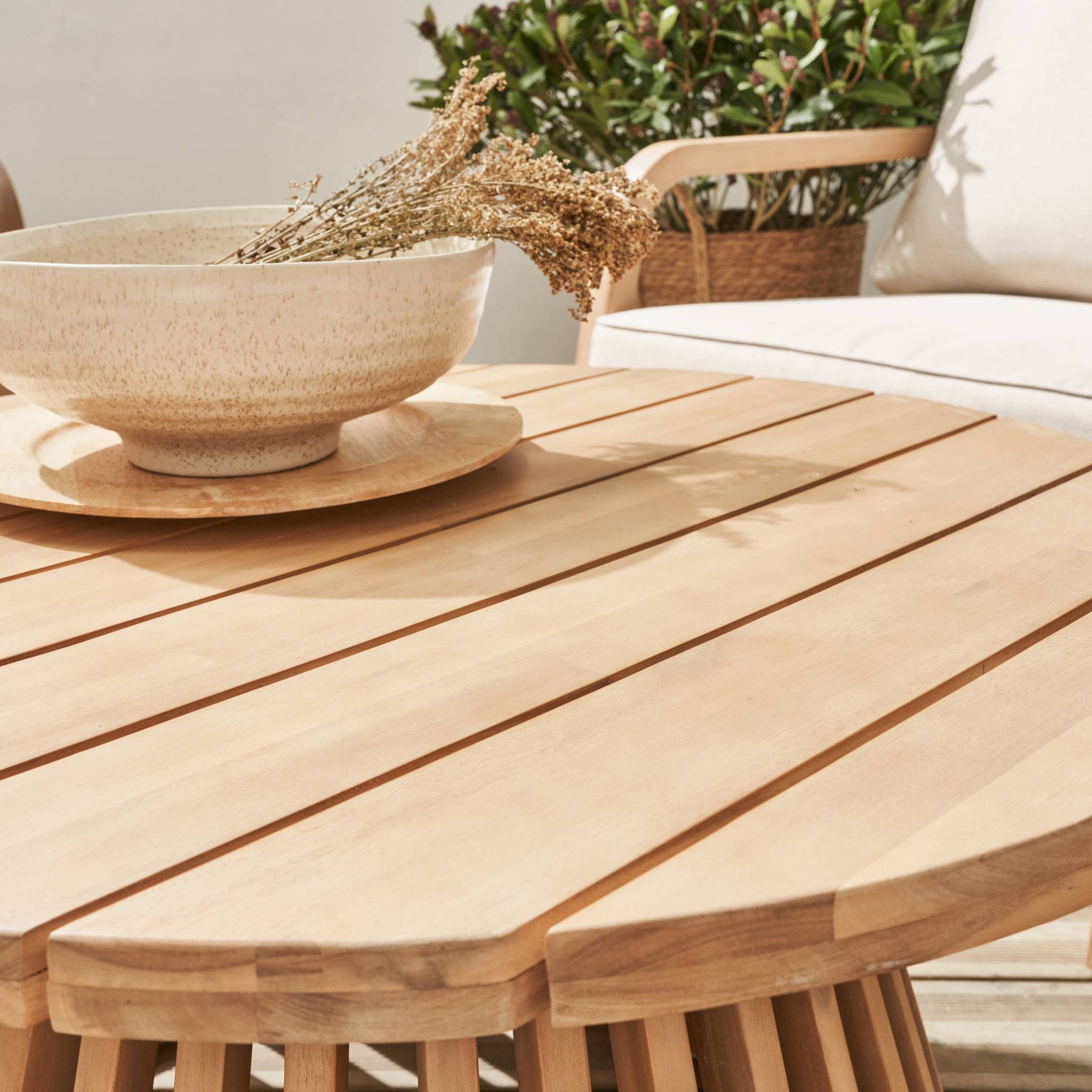 sweeek - Table basse de jardin ronde en bois d'acacia. intérieur/extérieur Ø80cm | sweeek - Image 5
