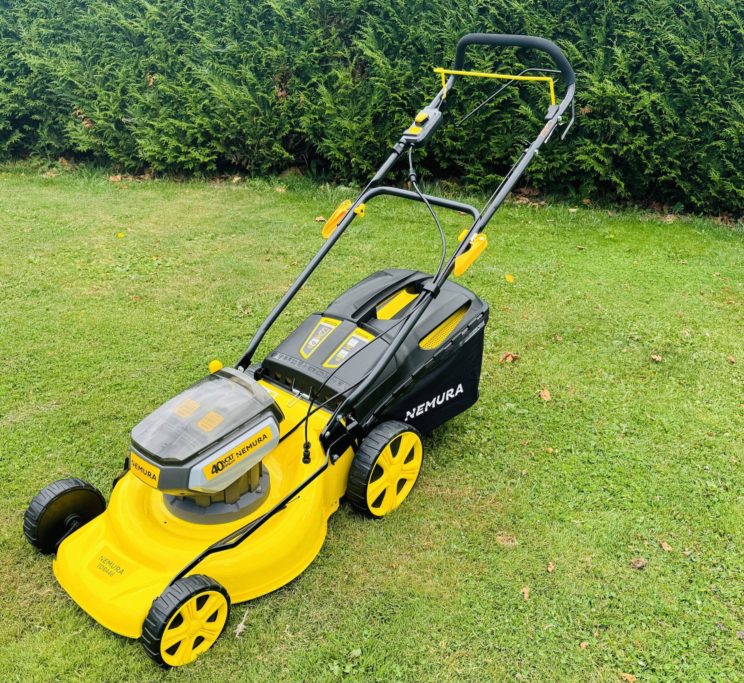 Nemura - Tondeuse A Batterie 80V (2x40V) - Coupe 46cm - Autotractée + 4 Batteries 4Ah + Double Chargeur - Autonomie 1000m2 - Image 4