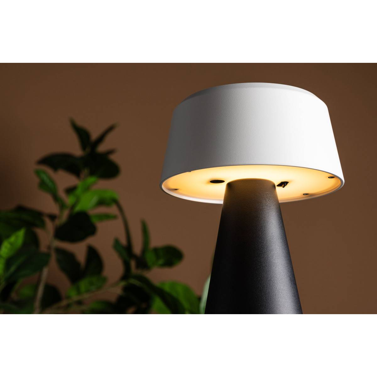 Paris Prix - Lampe à Poser d'Extérieur LED "Stratford" 23cm Noir - Image 3