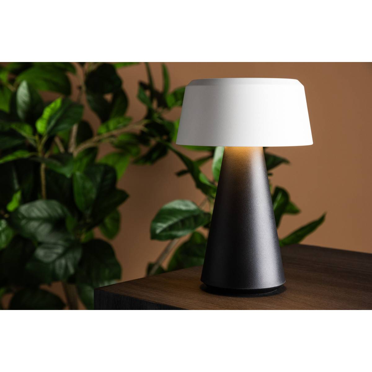 Paris Prix - Lampe à Poser d'Extérieur LED "Stratford" 23cm Noir - Image 5