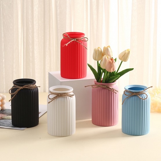 Vase en plastique imitation porcelaine rose - Image 3