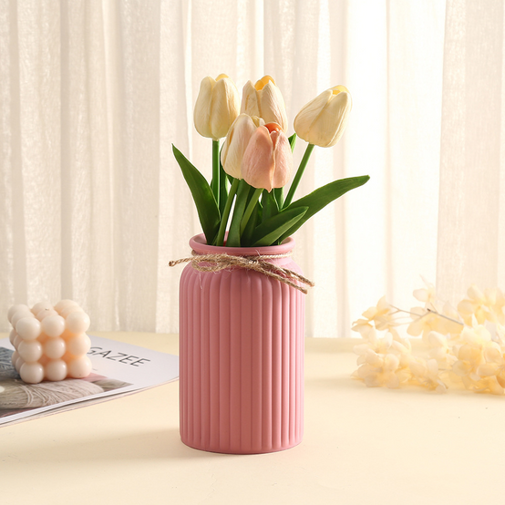 Vase en plastique imitation porcelaine rose - Image 2