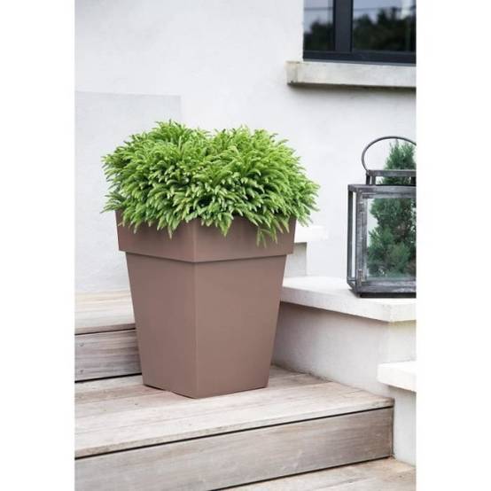 EDA Plastiques - Eda Pot De Fleur Mi-haut Carré Toscane - 39 X 39 X H 53 Cm - 51 L - Taupe - Image 3