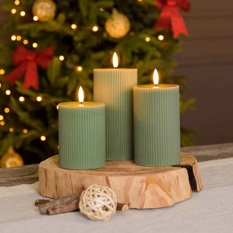 Lotti - Lot de 3 Bougies LED avec Nervures Ø7,5cm H10/12,5/15cm Cire Verte JADE flamme 3D avec Télécommande - Image 5