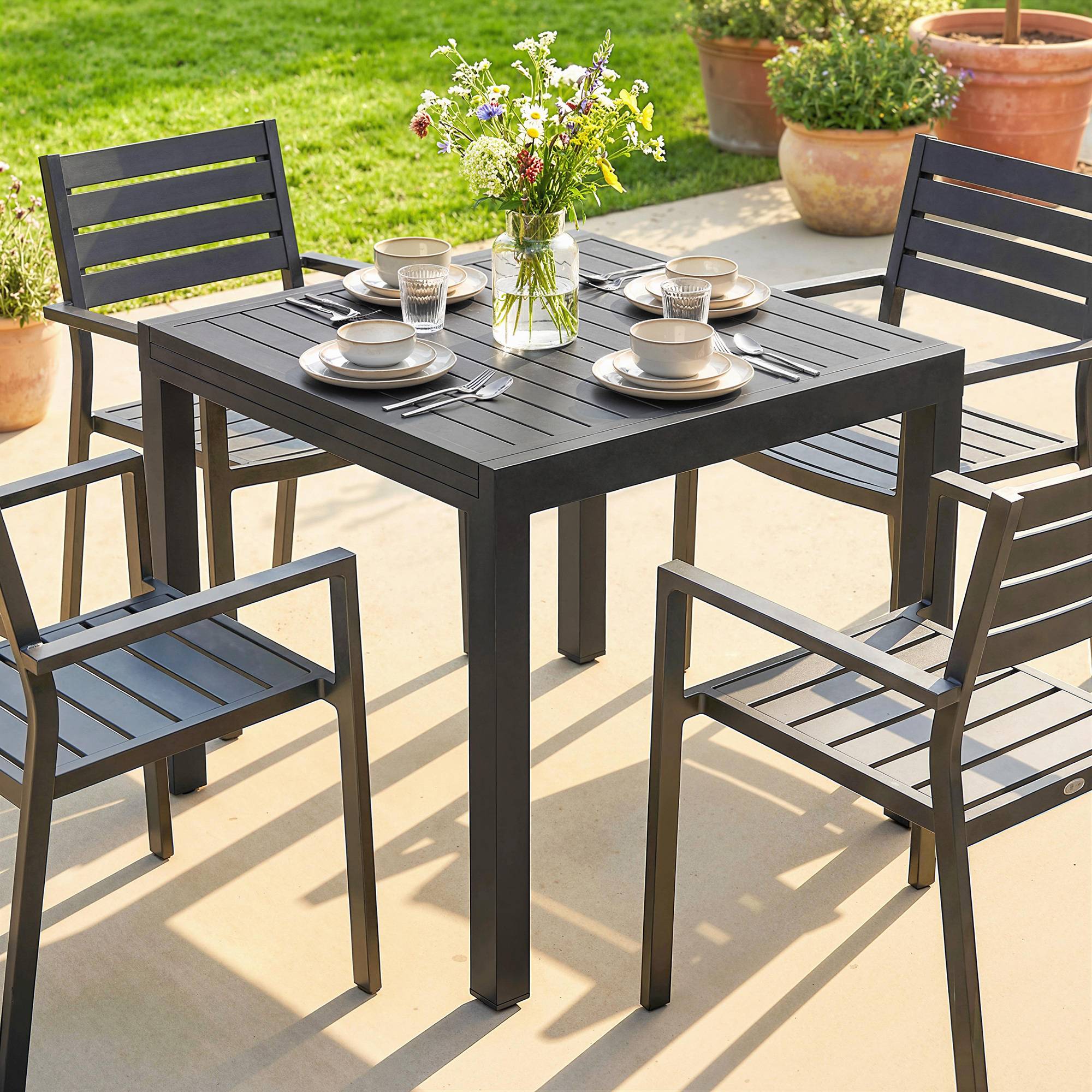 Table de jardin extensible table extérieur pour 4-6 personnes avec rallonge auto-stockée aluminium 80-160 x 80 cm noir - Image 10