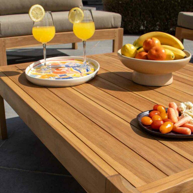 Wilsa Garden - Salon de jardin en teck massif 4 à 6 places avec coussins taupe – Modèle Touquet – Wilsa Garden - Imagen 4