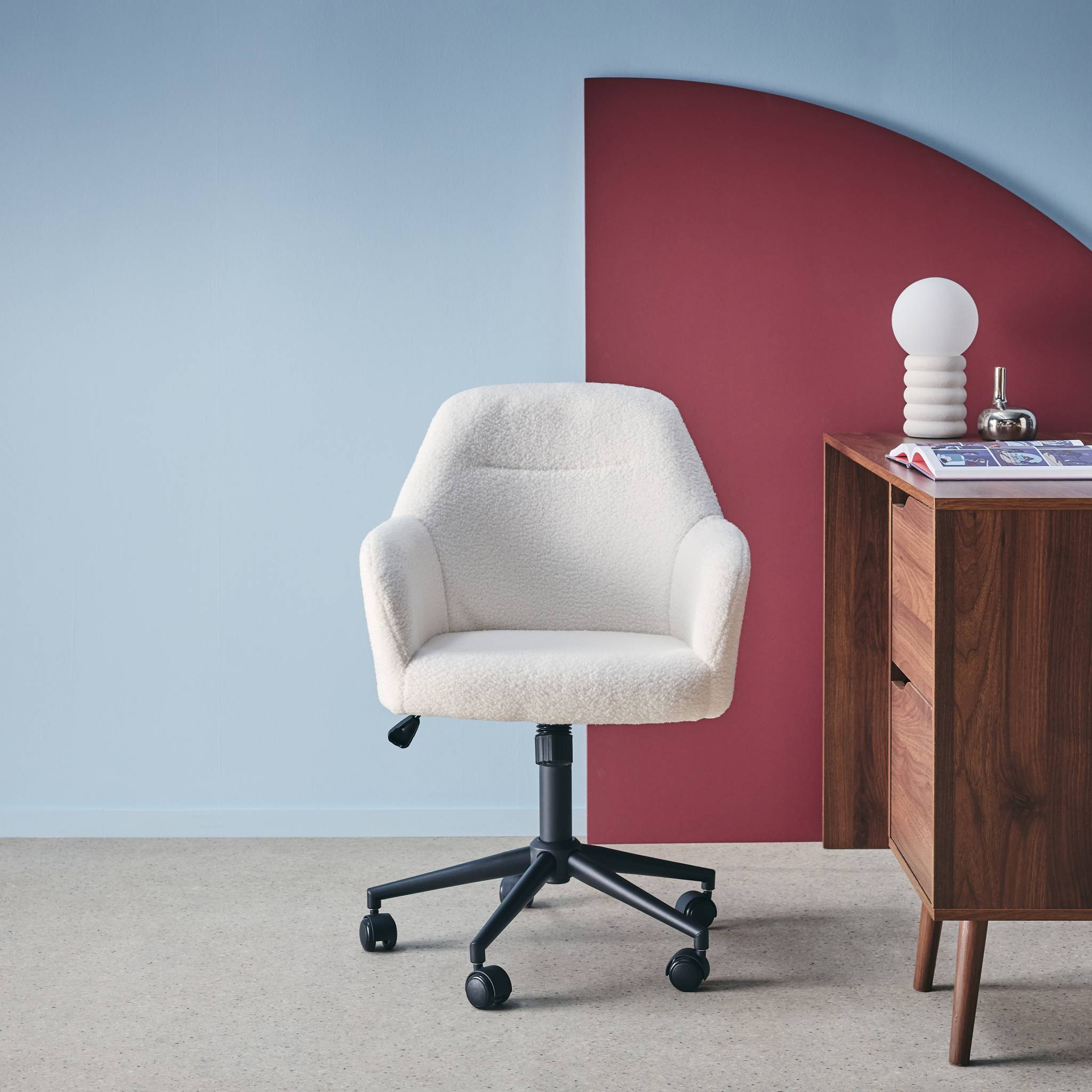 sweeek - Chaise de bureau à roulettes ajustable métal et bouclette blanche - L 57 x P 57 x H 85/94.5cm - Stan | sweeek - Image 3