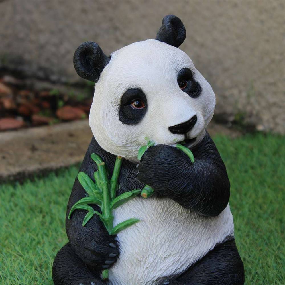 Vivid Arts - Panda mangeant de l'eucalyptus en résine - Imagen 4